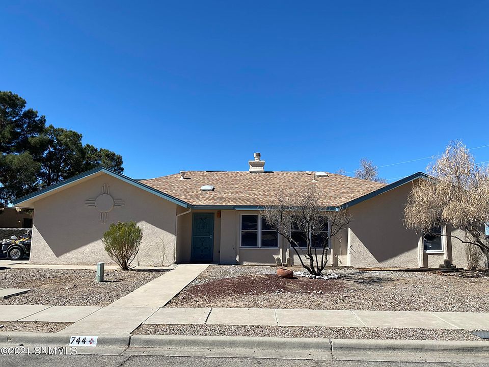 2nd image of 744 Lariat Dr