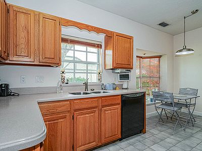 5th image of 1930 Westhampton Ct