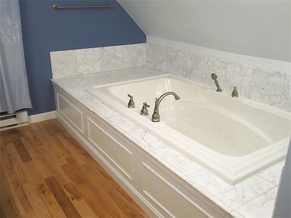 5th image of 299-301 Middlesex St #299
