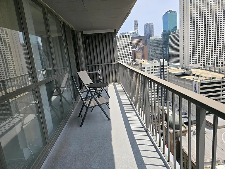 10 E Ontario St #2104 — Photo 16