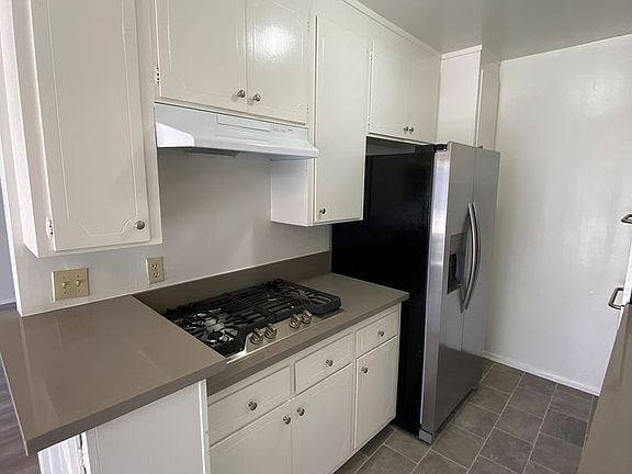 5th image of 10856 Rose Ave APT 202