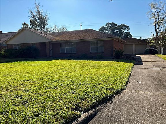 5th image of 7626 Montglen Dr