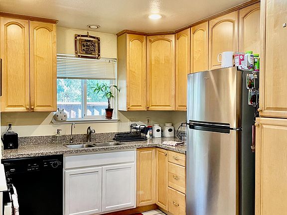 2nd image of 17425A Del Monte Ave