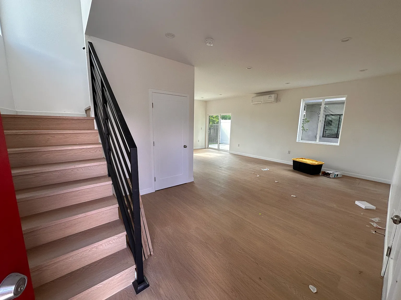 3 bed, 2.5 bath, 1260 sqft, $3,999 — Photo 2