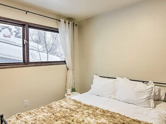5th image of 4020 Crosson Dr