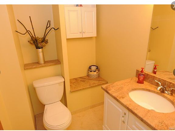 5th image of 29571 Minton St