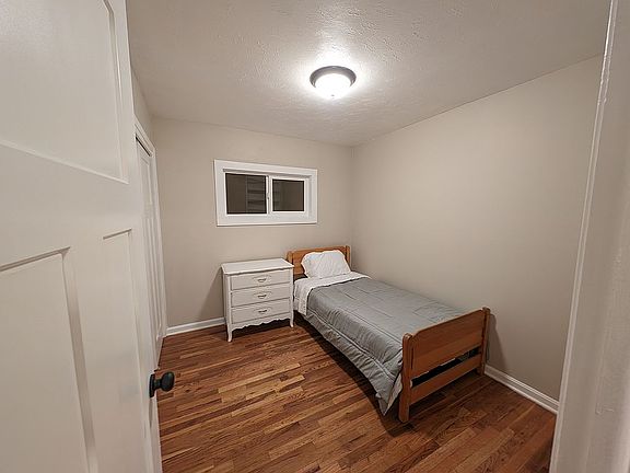 5th image of 809 Sonja Ave