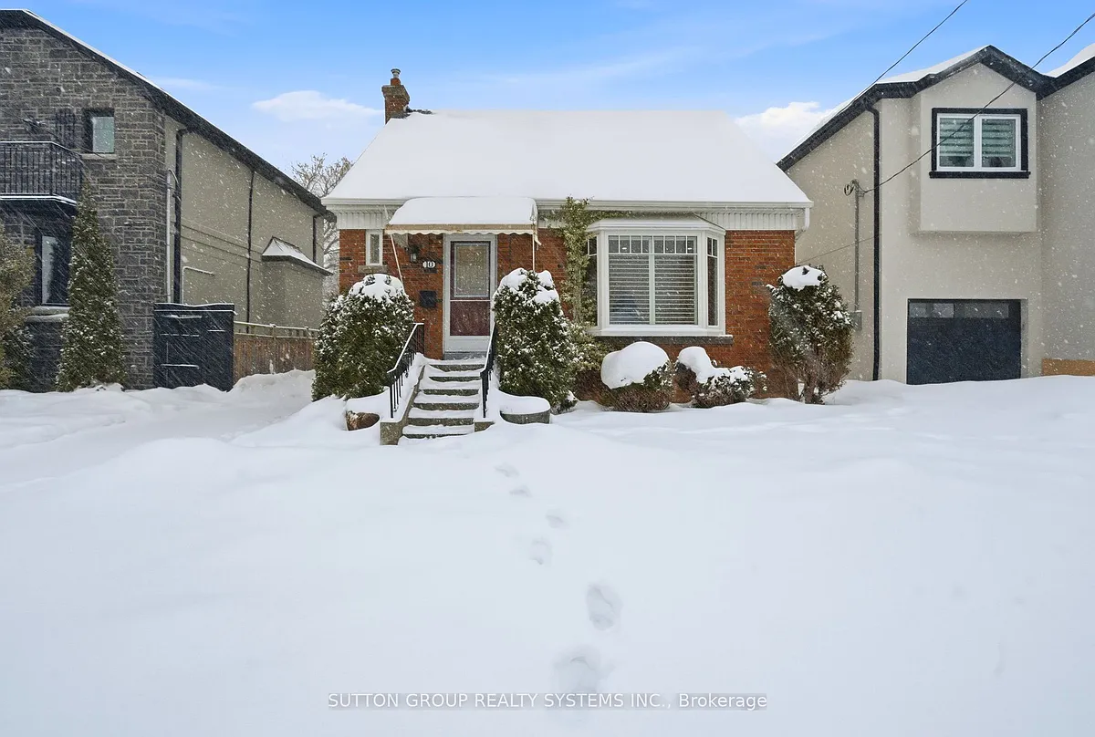 Building Photo - 10 Willowhurst Cres