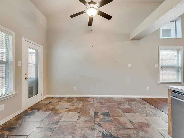 9005 Stewart St — Photo 8