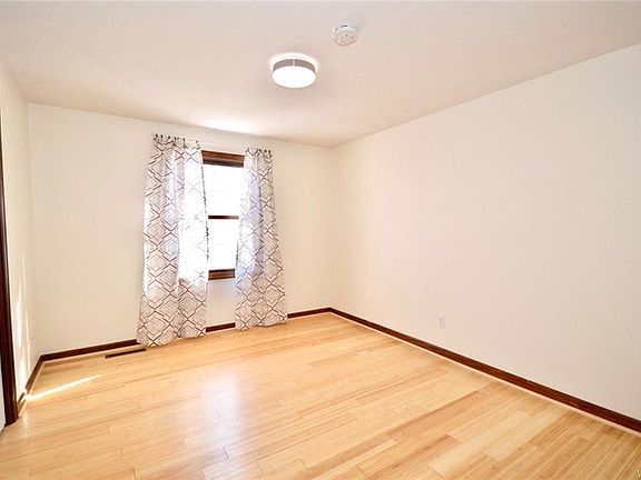3rd image of 7 Beacon Park APT L