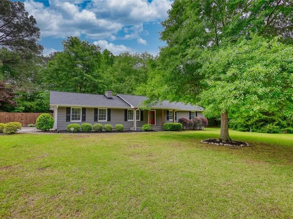 4000 Grove Trl, Loganville, GA 30052