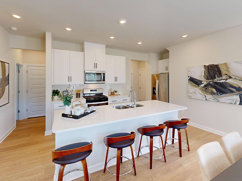 1st image of 7 Gramercy Woods Ln #314