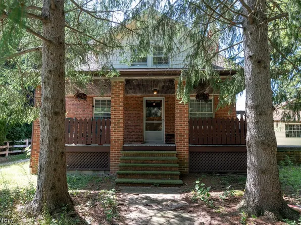 2864 Som Center Rd, Willoughby Hills, OH 44094