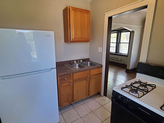 4th image of 330 W Keefe Ave APT 7