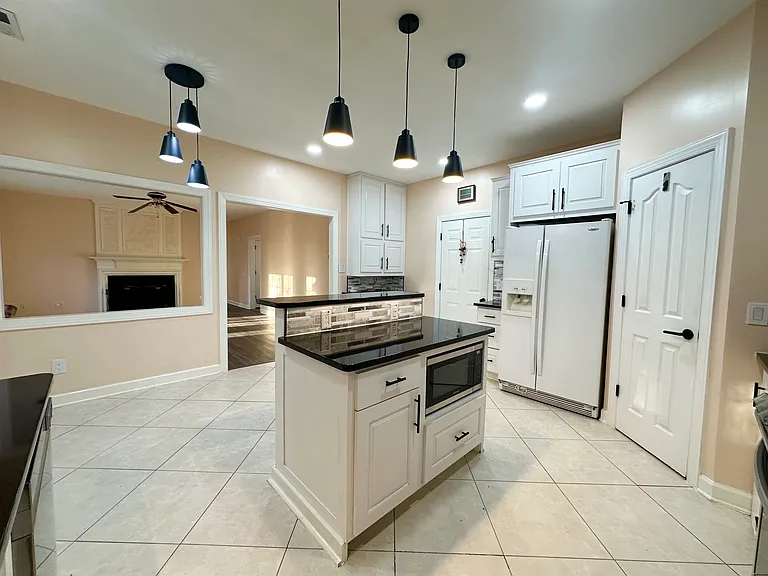 15813 Prestwoods Ln — Photo 6