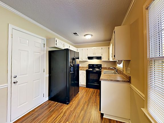 3rd image of 10920 Faringford Ct
