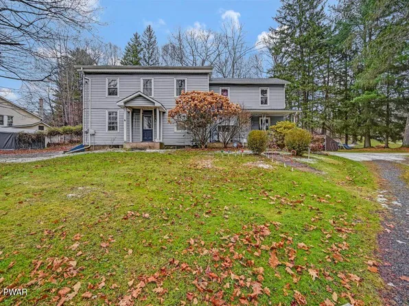 14 Charles St, Hawley, PA 18428