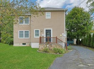 19 Cambridge Street E, Valhalla, NY 10595