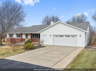 W6736 Green Willow Ln, Greenville, WI 54942