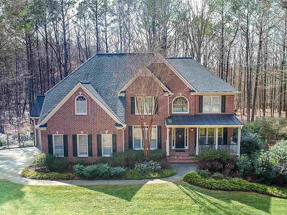 3rd image of 195 Woodcreek Ln