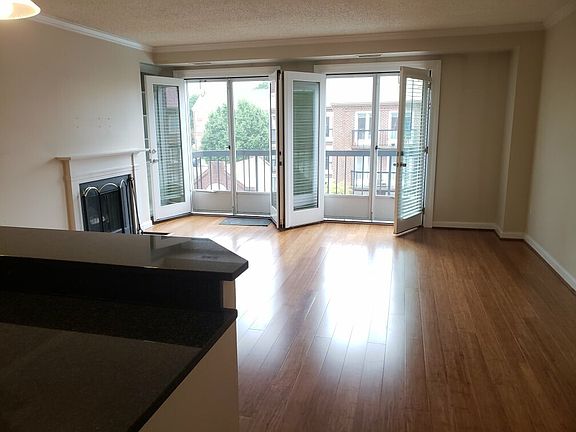 4th image of 801 S Pitt St APT 433