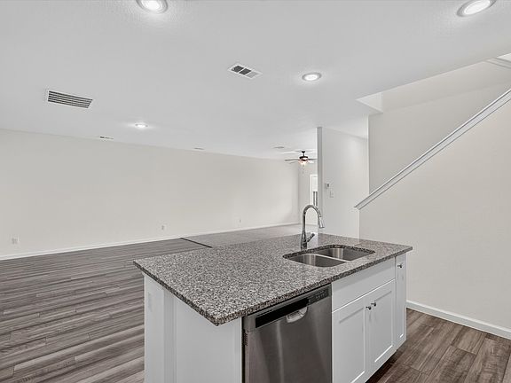 5th image of 1807 Washington St