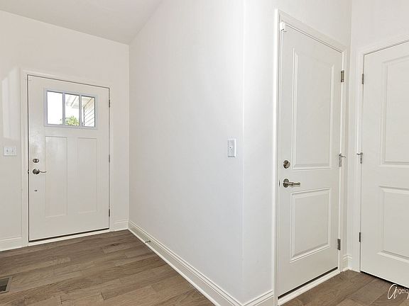 2nd image of 2032 Wentworth Dr