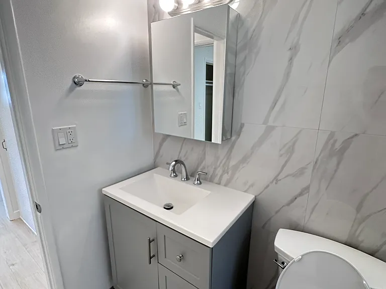 918 E Acacia Ave #K — Photo 14