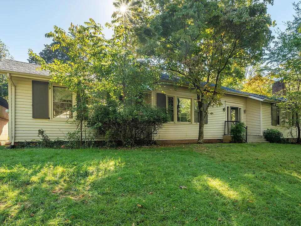 226 School Rd