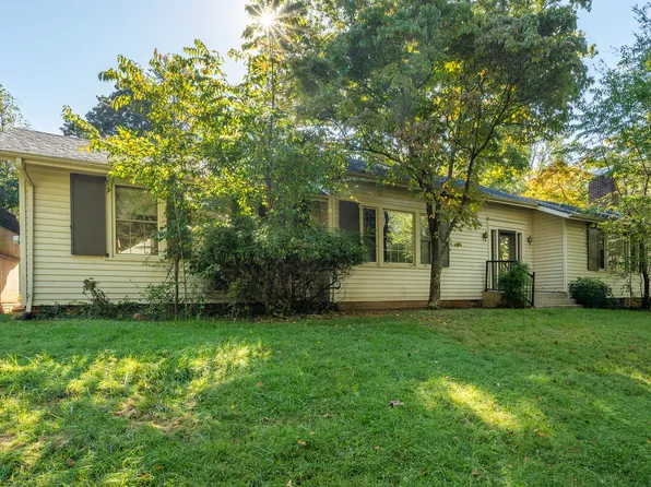 226 School Rd, Asheville, NC 28806