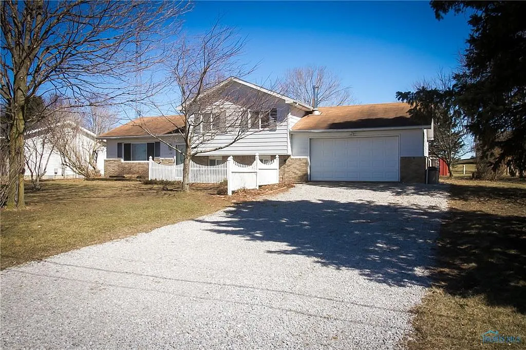 112 Sawmill Rd photo 1