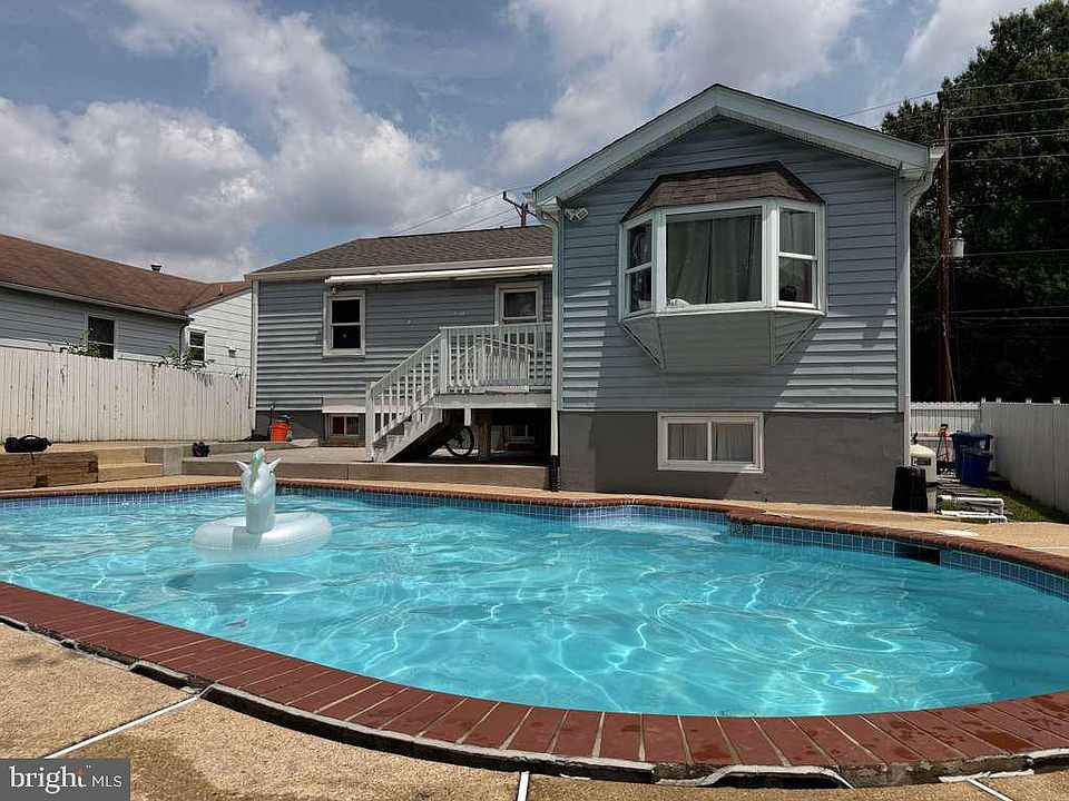 1st image of 5923 Berwyn Rd