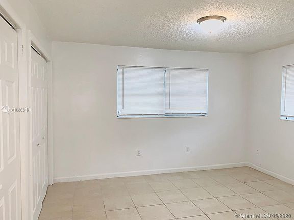 5th image of 2070 NE 162nd St #1