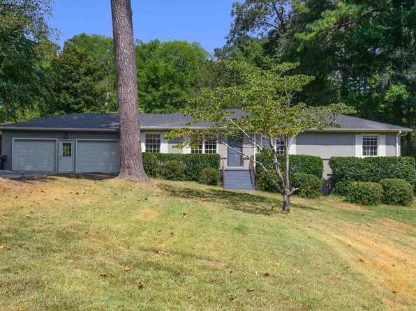 1812 Mountain Woods Pl, Birmingham, AL 35216