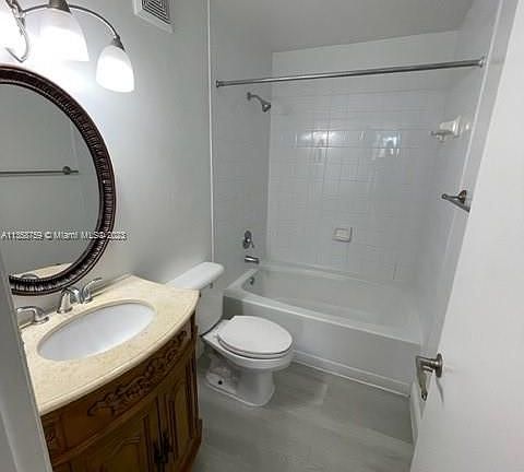 5th image of 12112 Saint Andrews Pl APT 303
