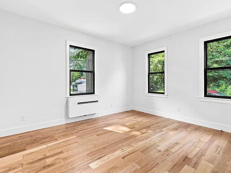5930 Spencer Ave #1N — Photo 2