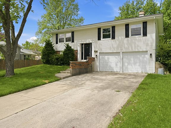 2nd image of 2S206 Mayfield Ln