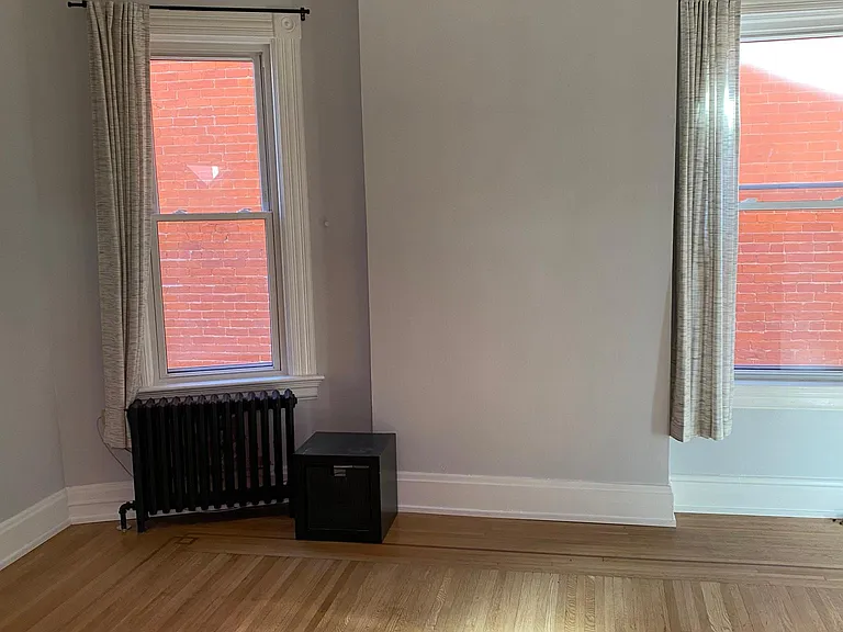 1741 Chase Ave — Photo 7