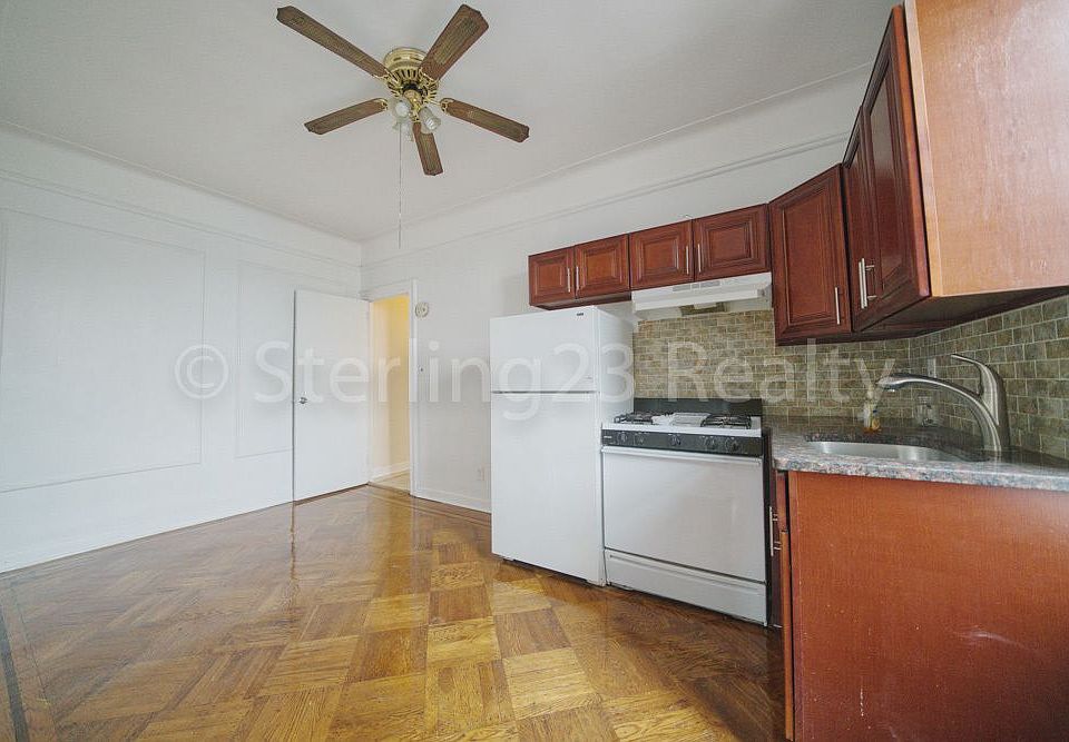 1st image of 2559 Steinway St APT 3F