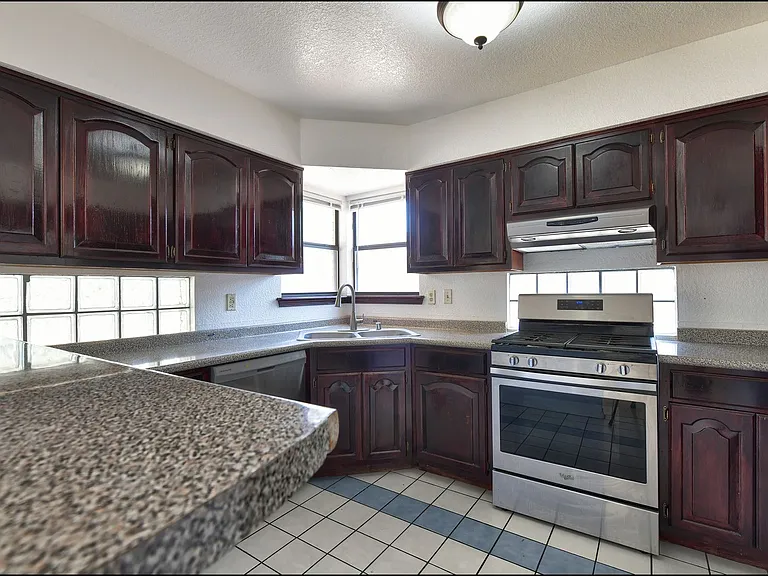695 Bluff Canyon Cir — Photo 15