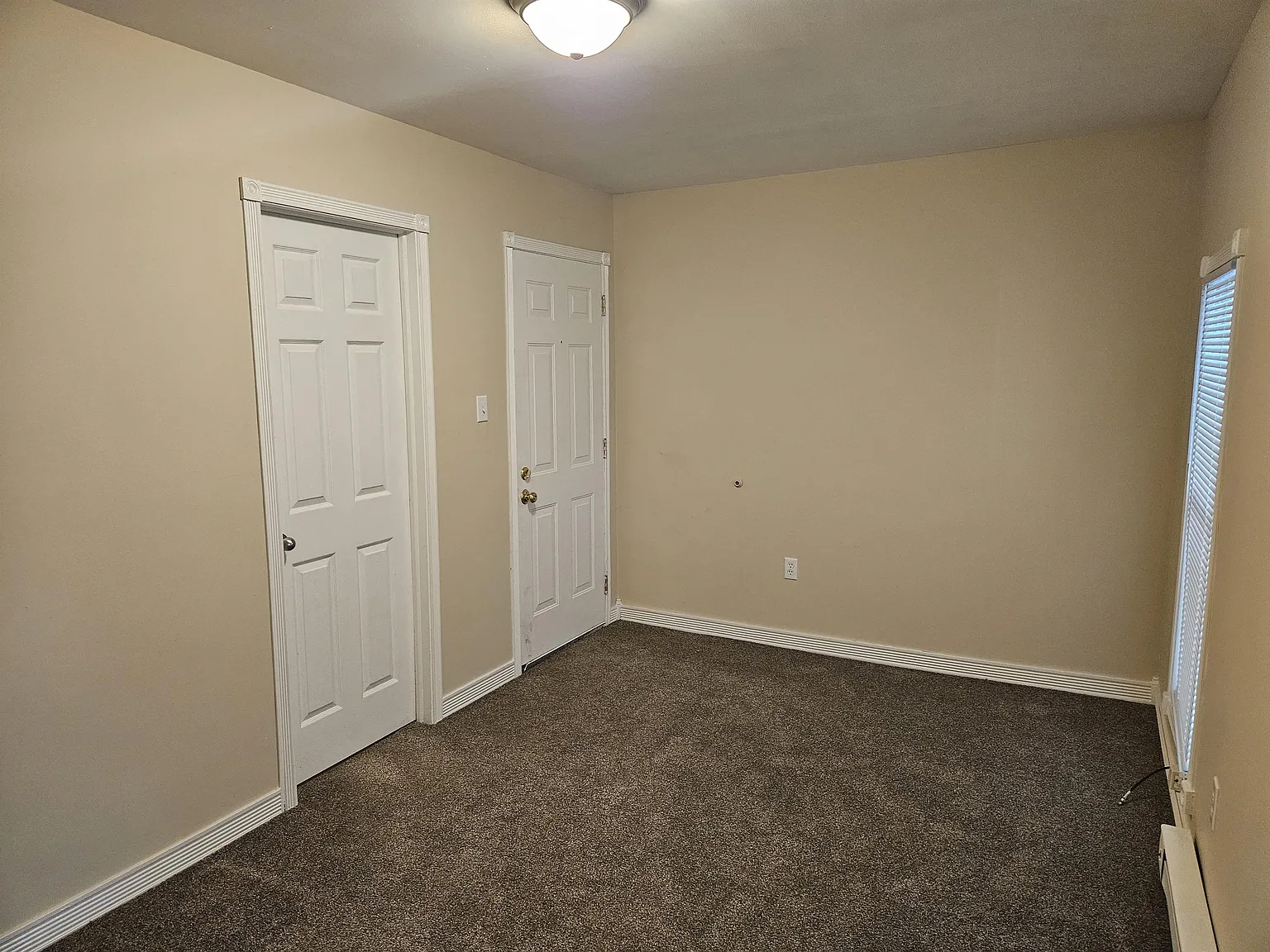 106 N. Summit St. - 3 — Photo 2
