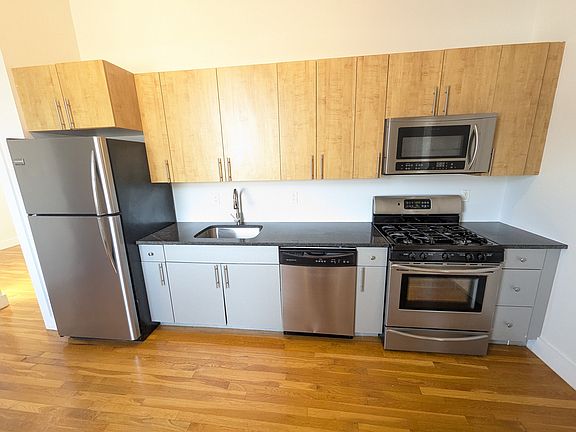3rd image of 101 Jefferson Ave APT 4G