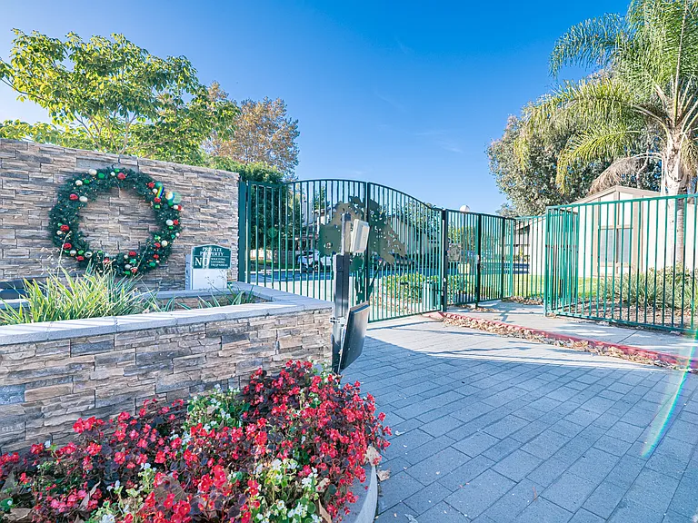 2604 N Tustin Ave #D — Photo 26