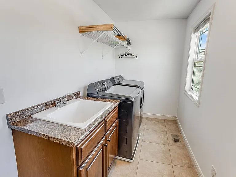 1208 White Oak Rd — Photo 24
