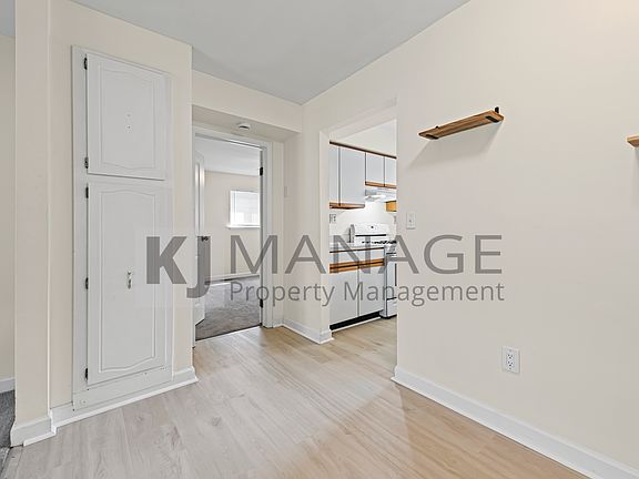 4th image of 34713 Donnelly St
