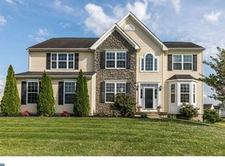 33 Meadowside Dr, Douglassville, PA 19518