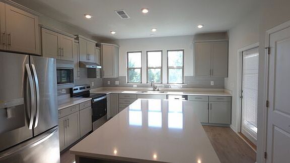 5th image of 5745 Grapewood St