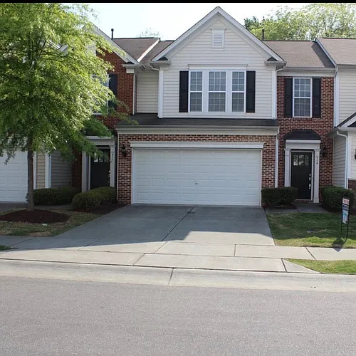 504 Dyersville Dr Photo 1