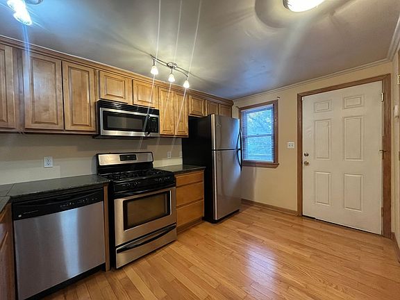 4th image of 1098 Lexington Pkwy N APT 4