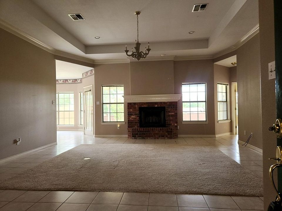 2nd image of 667 Oak Valley Dr